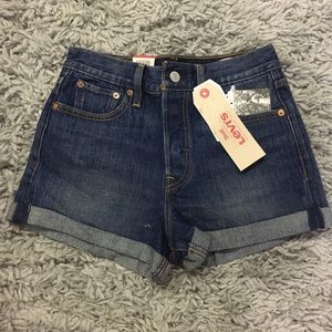 Levi’s Wedgie Shorts